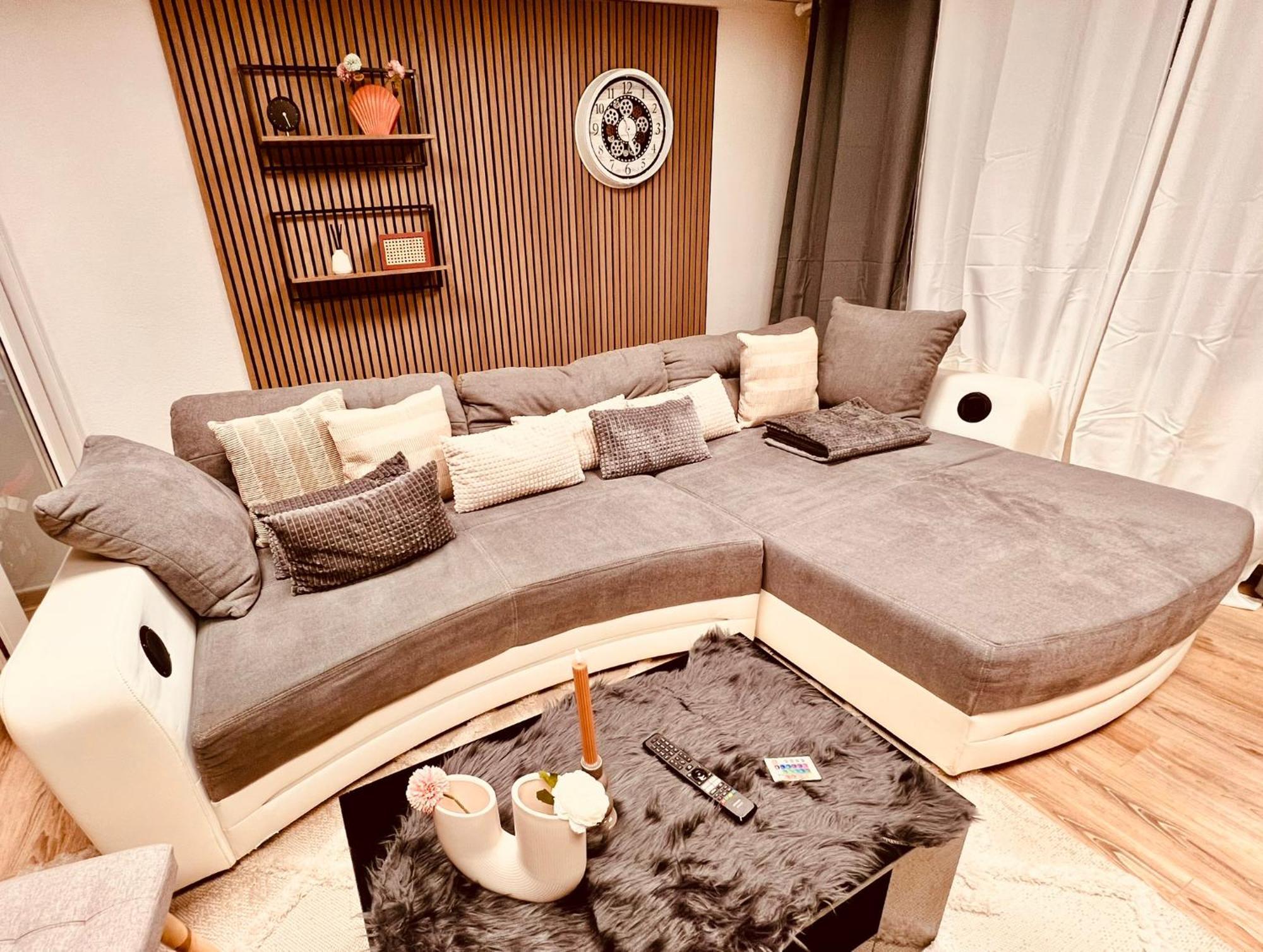 Cologne Luxe Living: Opulent Elegance Unleashed Διαμέρισμα Εξωτερικό φωτογραφία