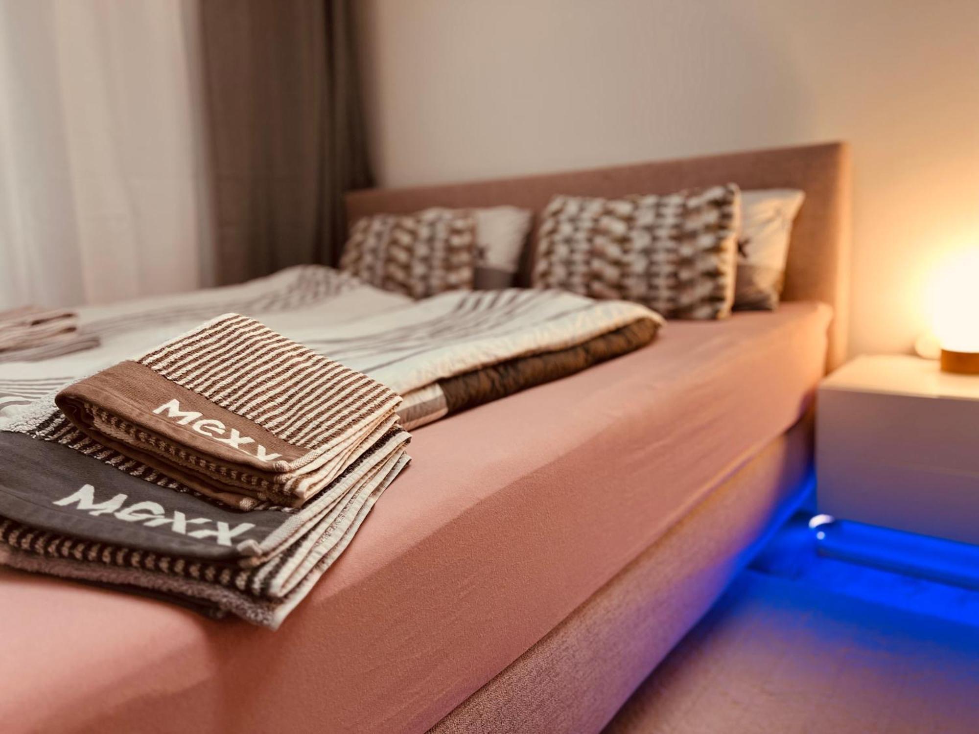 Cologne Luxe Living: Opulent Elegance Unleashed Διαμέρισμα Εξωτερικό φωτογραφία
